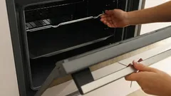 Varför du bör lämna ugnsluckan öppen en stund efter matlagningen
